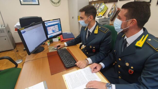 Reddito di Cittadinanza, signora “dimentica” di comunicare che il figlio è in carcere per estorsione