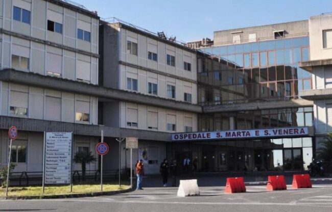 Acireale, eseguita laporoscopia ginecologica, con paziente sveglia: “Importante obiettivo assistenziale”
