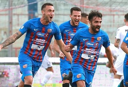 Calcio Catania, Baldini convoca 23 calciatori per la sfida alla Turris: la lista degli atleti a disposizione