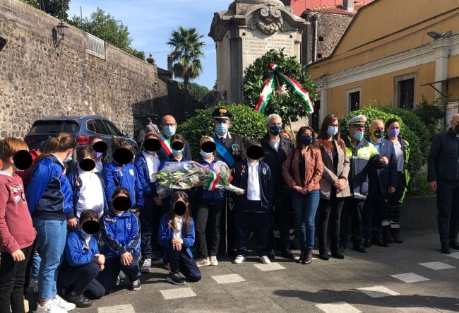 Gli alunni dell’IC “G. Fava” di Mascalucia onorano il Milite ignoto