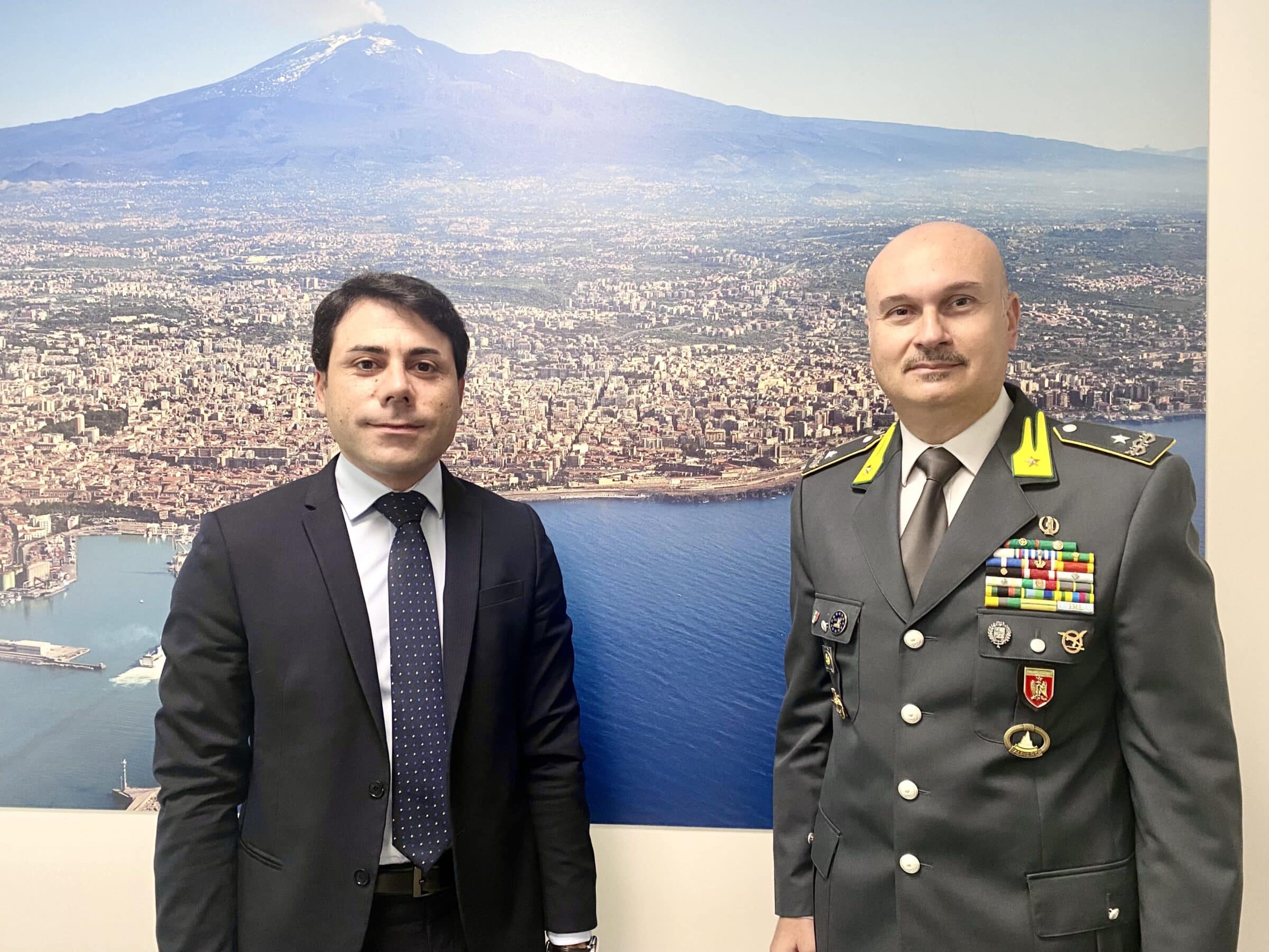 Catania, il comandante della Guardia di Finanzia in visita alla sede della Confesercenti