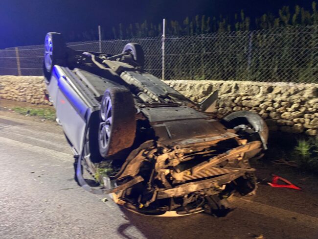 Incidente sulla SP 20, Nissan capovolta e automobilista in ospedale – FOTO e VIDEO