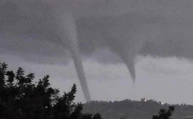 Sicilia “accerchiata” dalle trombe d’aria, più vortici in diversi punti: le IMMAGINI da paura – FOTO e VIDEO
