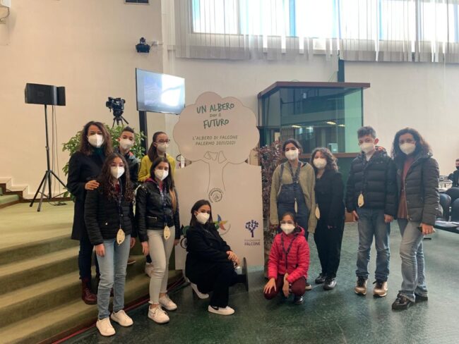 L’IC di Santa Venerina presente nell’aula bunker dell’Ucciardone per l’iniziativa “Gemme di legalità – Un albero per il futuro“