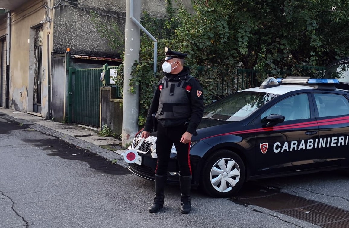 Carabinieri, arrestati per furto due uomini che si erano introdotti all’interno di un’abitazione