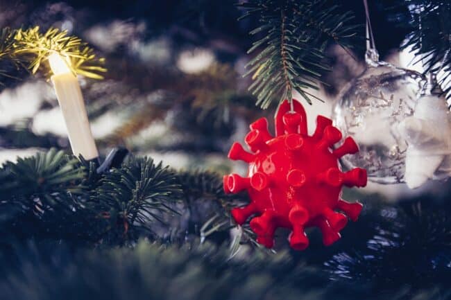 Natale 2021, in Italia lockdown sì o no? Le parole di Speranza, Ricciardi e Figliuolo