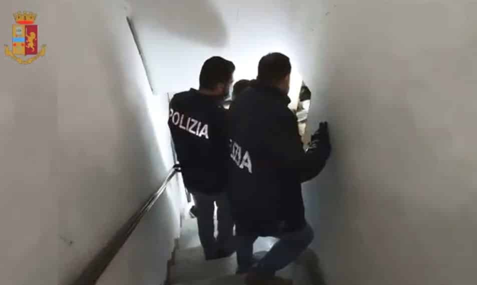 La Polizia di Stato arresta spacciatore con 12 dosi di cocaina, pronte per essere spacciate per il week end di Halloween
