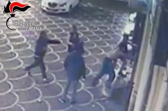 Rissa in un bar di Paternò: sventata la spedizione punitiva al pronto soccorso – VIDEO