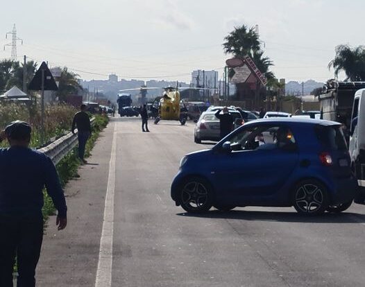 Grave incidente sulla SS 117 Gela-Catania, motociclista in condizioni critiche: soccorso da elicottero