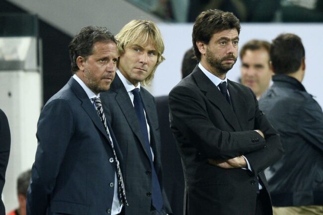 La Guardia di finanza perquisisce le sedi della Juventus: indagati Agnelli, Nedved e Paratici per falso in bilancio