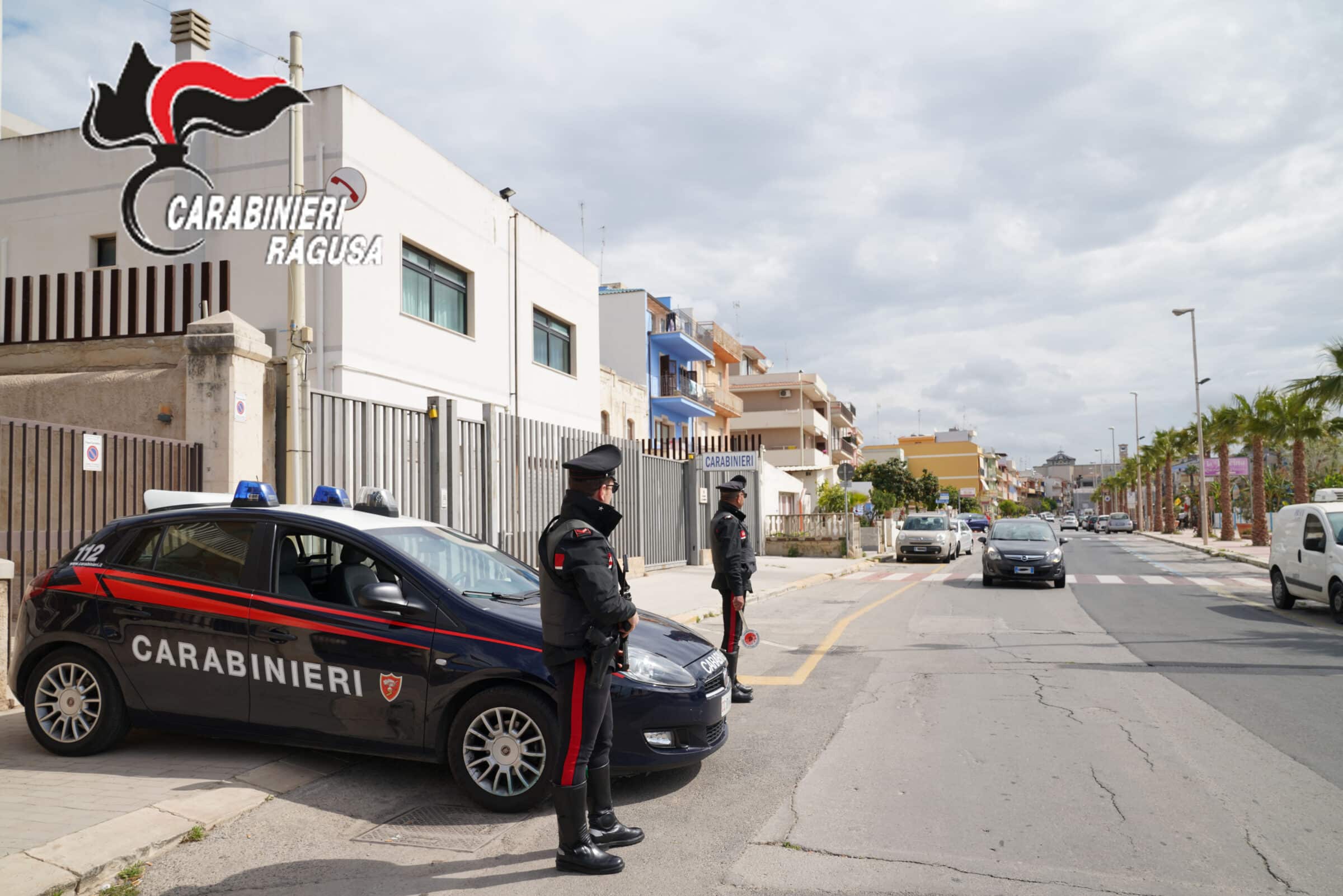 Scappa nonostante l’alt dei carabinieri, guidava un’auto rubata: catanese in manette