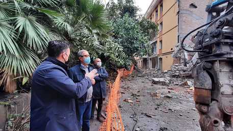 Catania, demolizione ex ospedale Santa Marta-Villermosa: sopralluogo di Musumeci