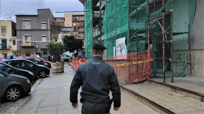 Controlli nei cantieri edili, scoperti 21 lavoratori in nero: sei percepivano il reddito di cittadinanza