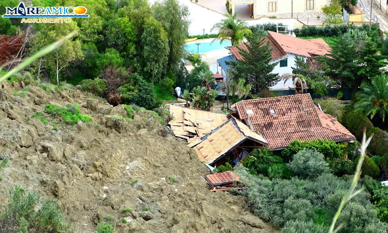“La collina collassa sulle case sottostanti”: la denuncia dell’associazione Mare Amico – FOTO