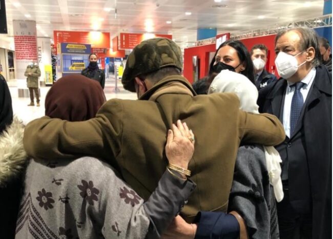 Cittadini afghani in Sicilia, 10mila euro raccolti con un crowdfunding. Orlando: “Ora saranno palermitani”