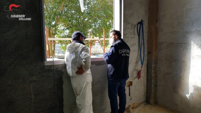 Operai percettori del reddito di cittadinanza e senza green pass: sanzioni in un cantiere edile