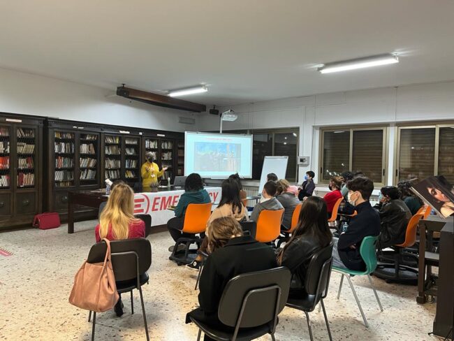Il 10 dicembre al Liceo “Nicola Spedalieri” ricordando Teresa Sarti e Gino Strada