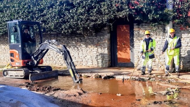 Conduttura di acqua saltata, finiti i lavori di riparazione. Amap: “Erogazione ripresa”