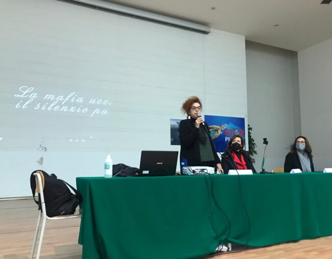 Gli studenti del “Gemmellaro” di Catania partecipano alla conferenza “Violenza di genere”
