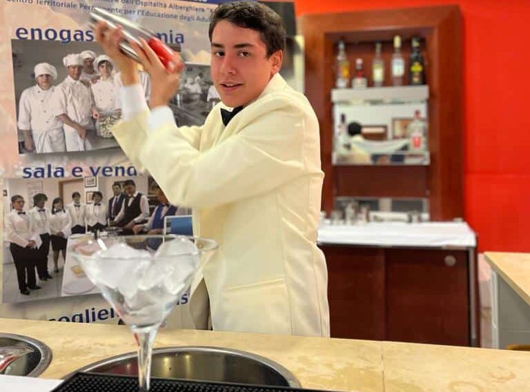 Vuoi essere il Bartender del futuro? L’IPSSEOA “Karol Wojtyla” di Catania ti aspetta