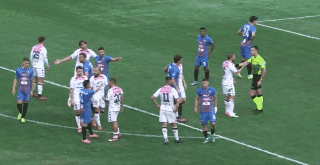 Il Palermo al Massimino mostra il peggio di sé