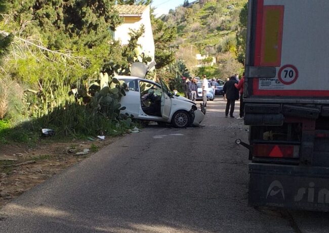 Gravissimo incidente sulla SP10 Niscemi-Gela: uomo tra le lamiere, in elisoccorso al Cannizzaro