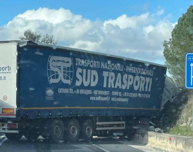 Tragico incidente nel Ragusano, scontro tra mezzi pesanti: un morto e 4 feriti, NOME e FOTO della vittima