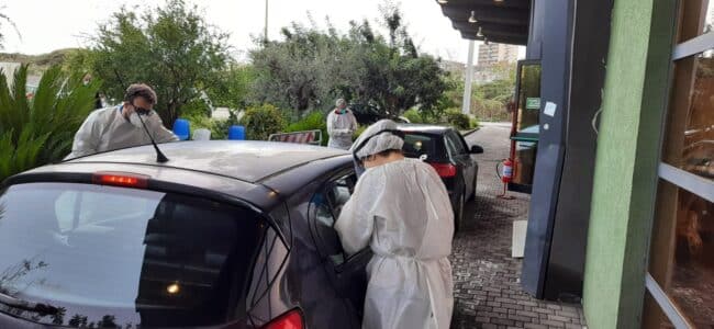 Boom di tamponi ai drive-in di Catania e Acireale. Liberti: “Inutile farlo il giorno dopo del contatto”