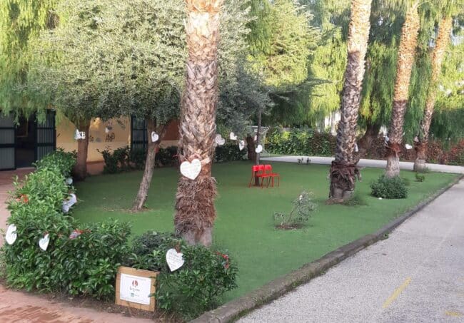 “Un cuore per Artemisia”, la manifestazione contro la violenza di genere promossa dalla scuola “Raffaello Sanzio”