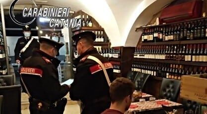 Controlli Covid a Catania, esce da casa pur essendo positivo: denunce e sanzioni