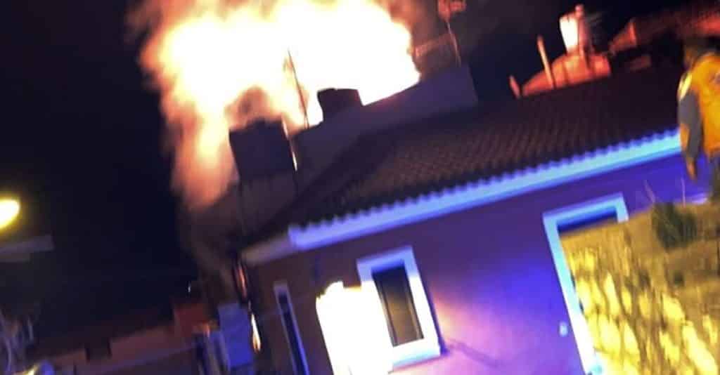 Incendio divora appartamento di via San Giuseppe: morta una bimba di 2 anni, da sola in casa