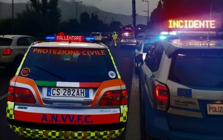 Incidente lungo la A19 Catania-Palermo, tamponamento a catena provoca il ferimento di un 23enne