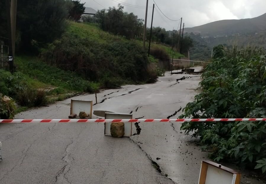 Campagne devastate e linee ferroviarie interrotte: le conseguenze del maltempo in Sicilia