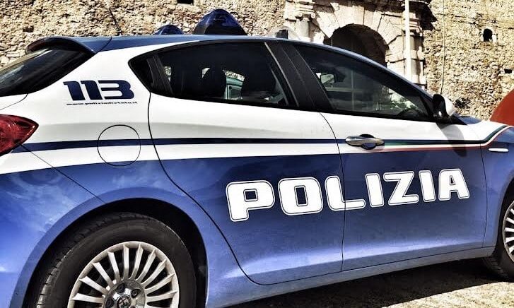 Messina, rapina una tabaccheria in pigiama e ciabatte: arrestato un sedicenne