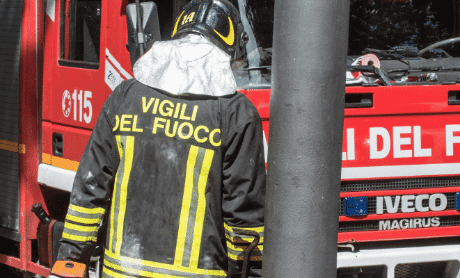 Fuoco e paura nel Palermitano: incendio nel vallone di contrada Ciauli, vegetazione in fumo