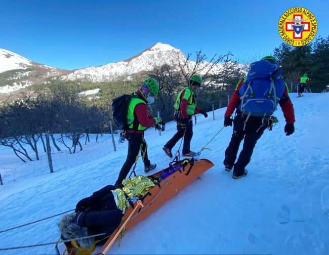 Malore sulla neve, soccorsa una 51enne a Piano Cervi – Le FOTO