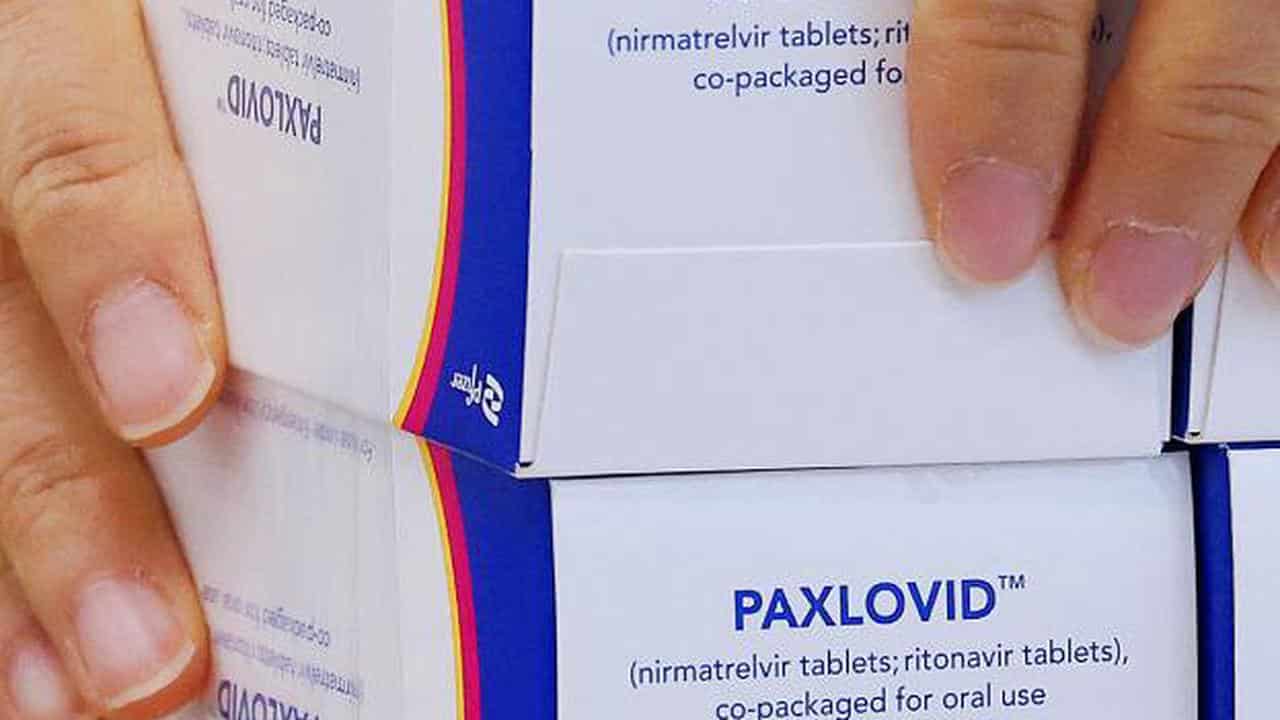 Paxlovid, la pillola anti-Covid di Pfizer riceve l’ok dell’Ema: efficace anche contro Omicron
