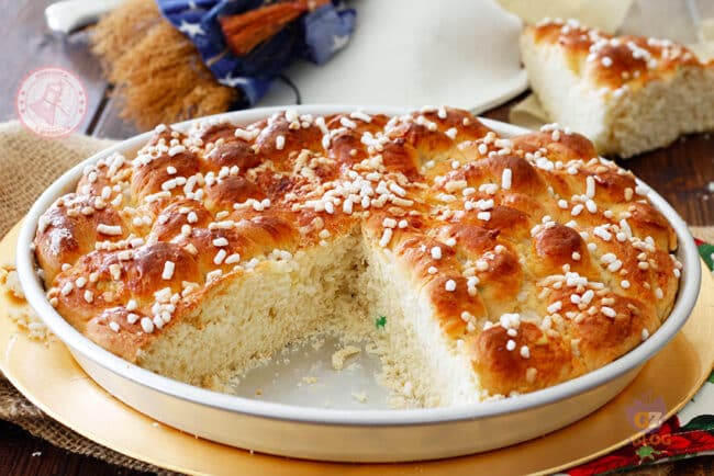 Focaccia della Befana, la RICETTA del piatto “misterioso”: dalla variante dolce alla sorpresa interna