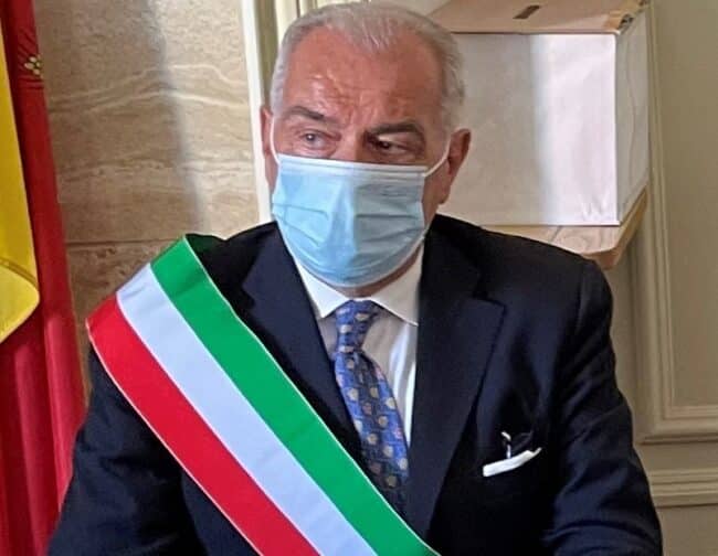 Boom di positivi a Licata, il sindaco mantiene le scuole chiuse e impone regole stringenti
