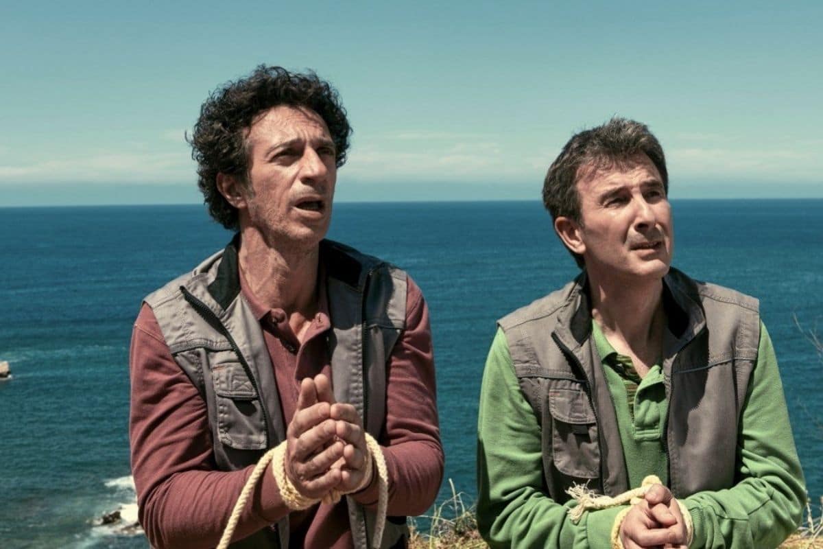 “Incastrati” di Ficarra e Picone, la brillante serie tv fa il boom su Netflix: “Siamo primi. Semplicemente Grazie”