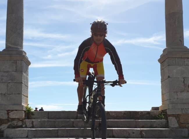 Addio a Nunzio Chisari, morto ciclista catanese precipitato durante un’escursione: letali le ferite