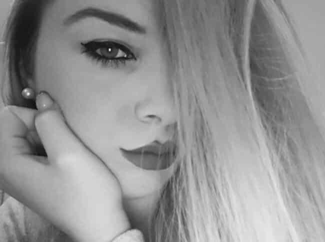 Sofia Costantino, la 24enne è morta per problema cardiaco. Gli amici: “Proteggi sempre la tua bambina”