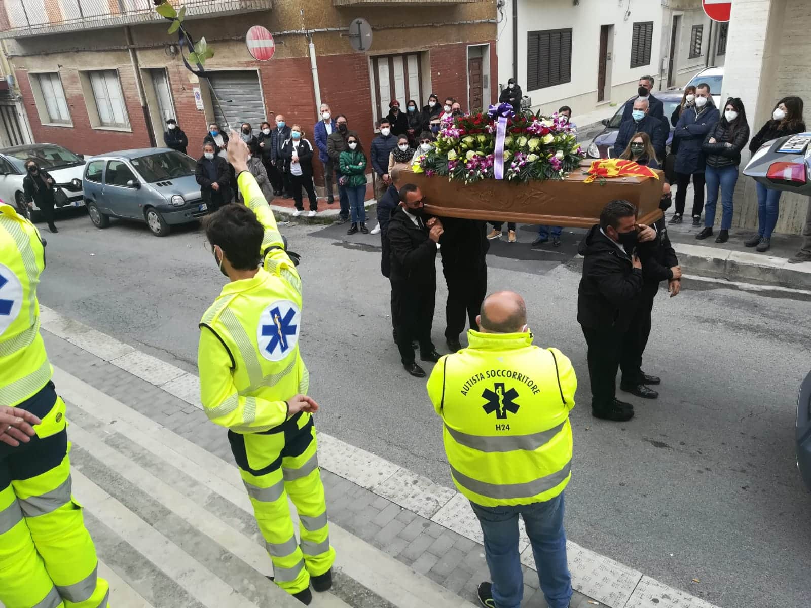 Vittoria, l’ultimo saluto a Salvatore Barca tra lacrime e dolore: alle 15 i funerali di Andrea Palacino
