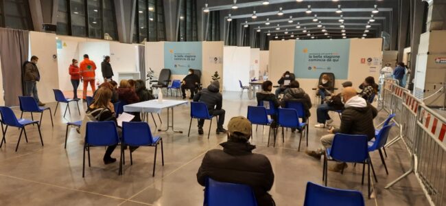 Catania, all’hub di via Forcile stop ai vaccini nella fascia serale
