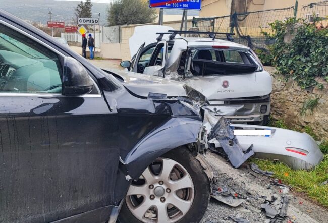 Gravissimo incidente sulla ex Strada Statale 115: donna incastrata fra le lamiere – Le FOTO