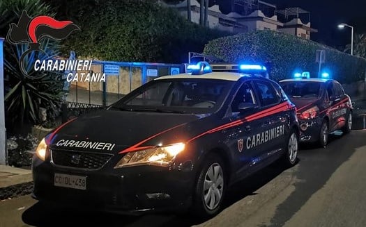 Produce, traffica e spaccia droga nel Catanese: arrestato un 27enne di Acireale