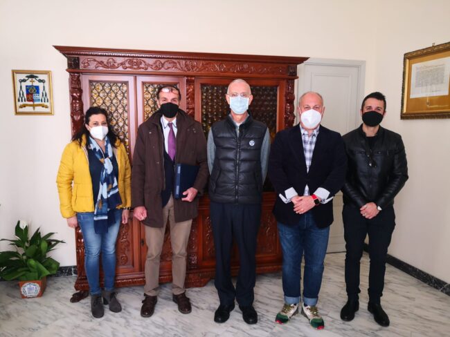 Collegio provinciale dei geometri, delegazione incontra il vescovo Raspanti: “Grati per l’accoglienza”