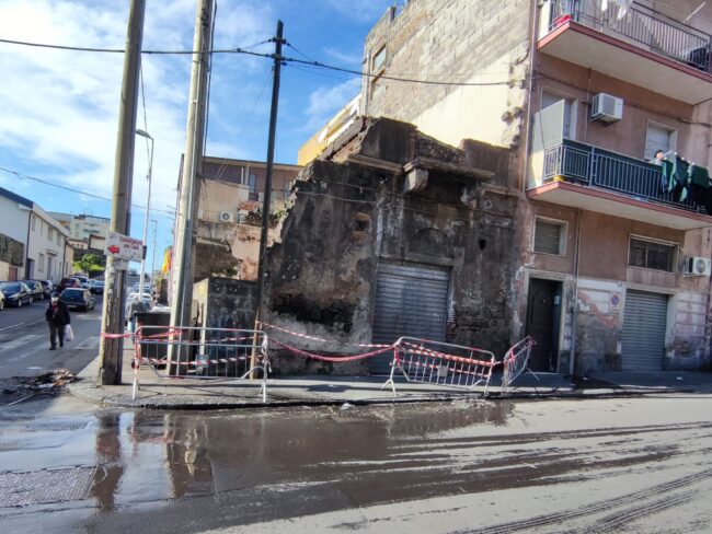 Catania, pericolo palazzo via XXXI Maggio: a rischio l’intero quartiere, l’allarme del Comitato Romolo Murri