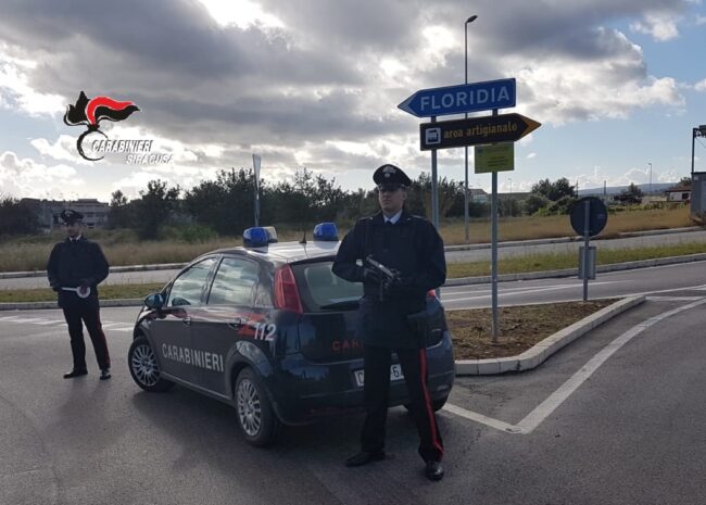 Giro in bici nonostante i domiciliari, 50enne del Siracusano arrestato sulla SP12