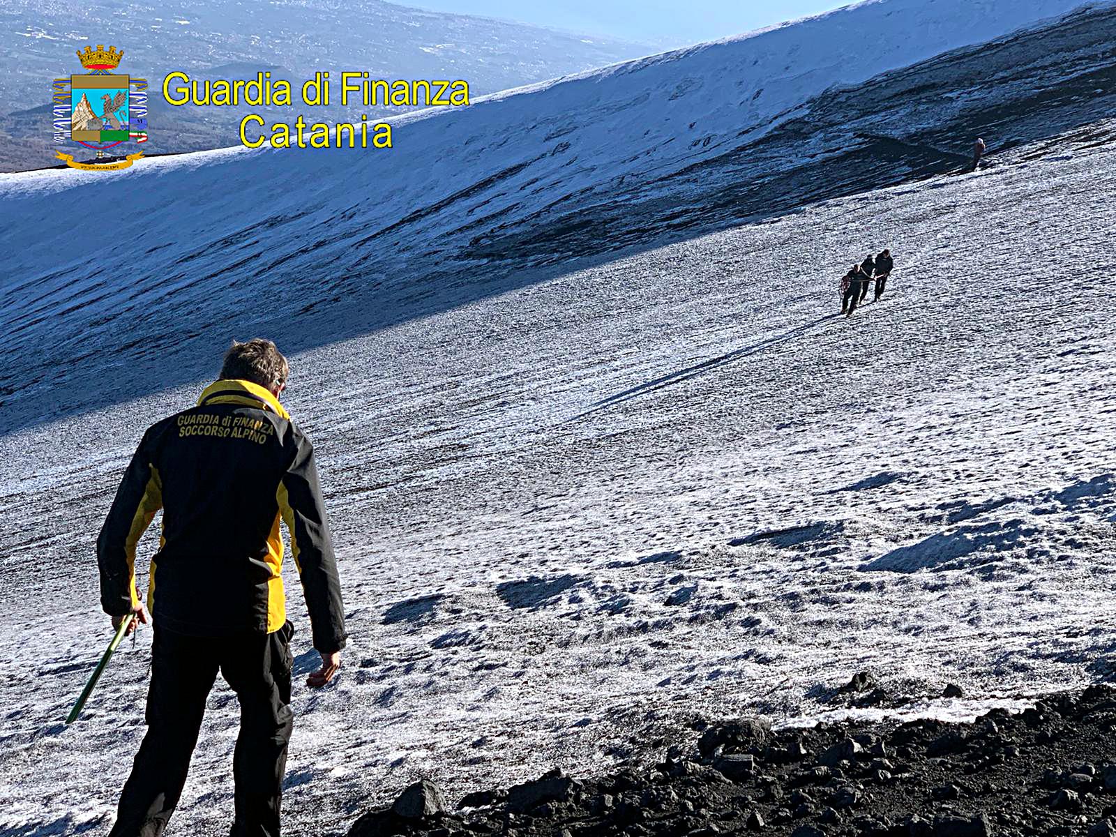Catania, soccorso escursionista scivolato lungo un canalone ghiacciato a oltre 2mila metri di altitudine